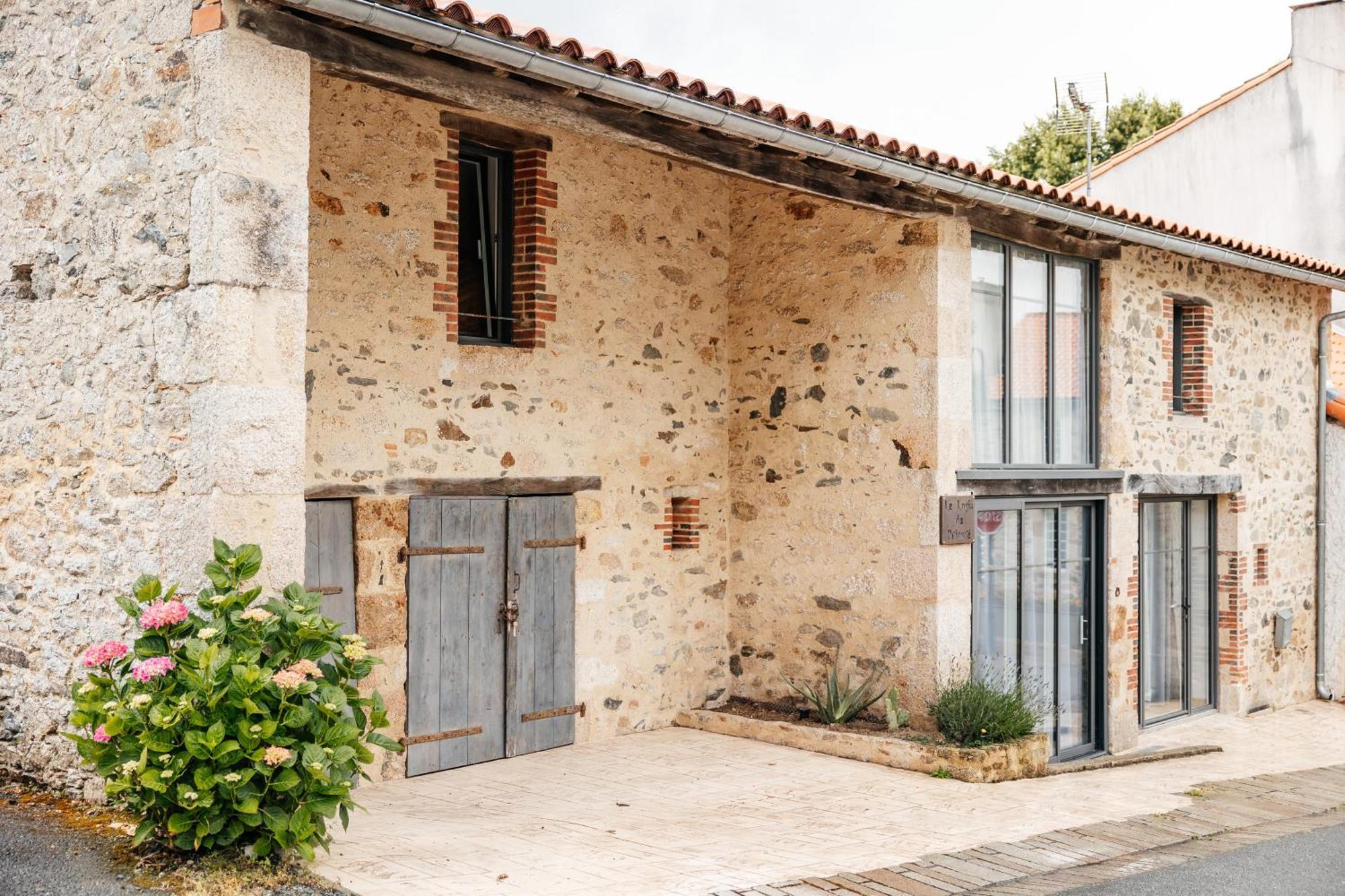 Le Logis Du Prieure Vila Les Châtelliers-Châteaumur Exterior foto