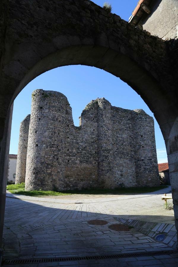 Le Logis Du Prieure Vila Les Châtelliers-Châteaumur Exterior foto